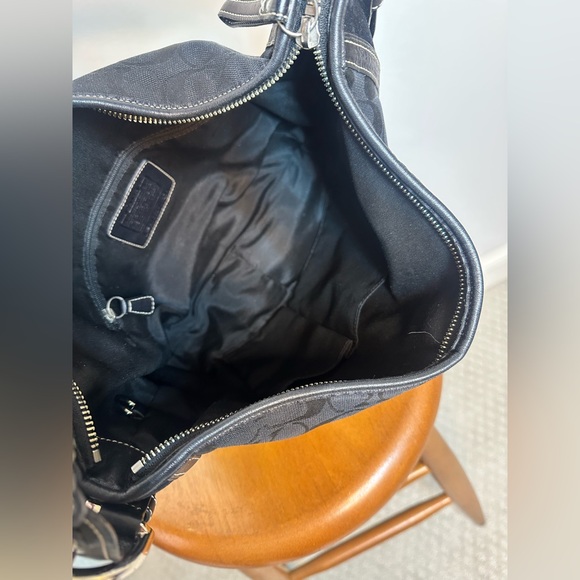 Coach soho hobo signature black larger croissant woven strap nickel hardware - Picture 9 of 12